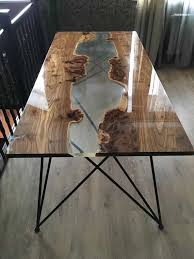 Table rivière en époxy